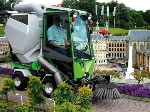 力奇Nilfisk城市扫地车道路清扫车大型驾驶扫地车PR2150吸尘式扫地车